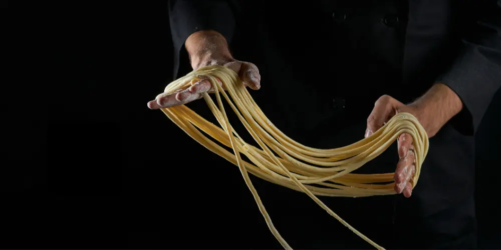 QQ Noodle 三好拉面- Best Food Today Logo